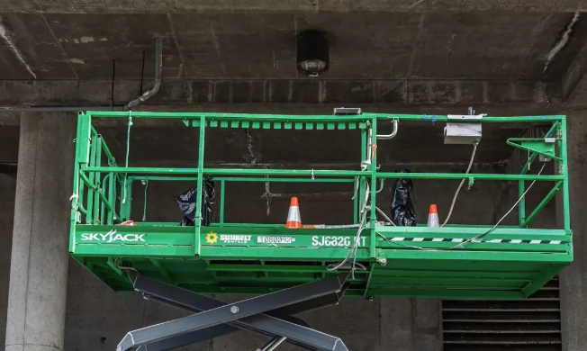 Como operar um aluguel de elevador de tesoura com segurança e eficiência?