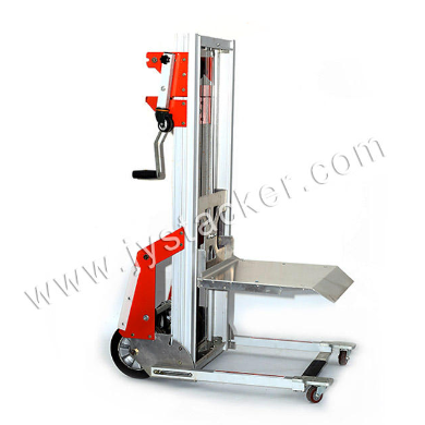 Diferentes tipos de levantamento de materiais para operações de armazém